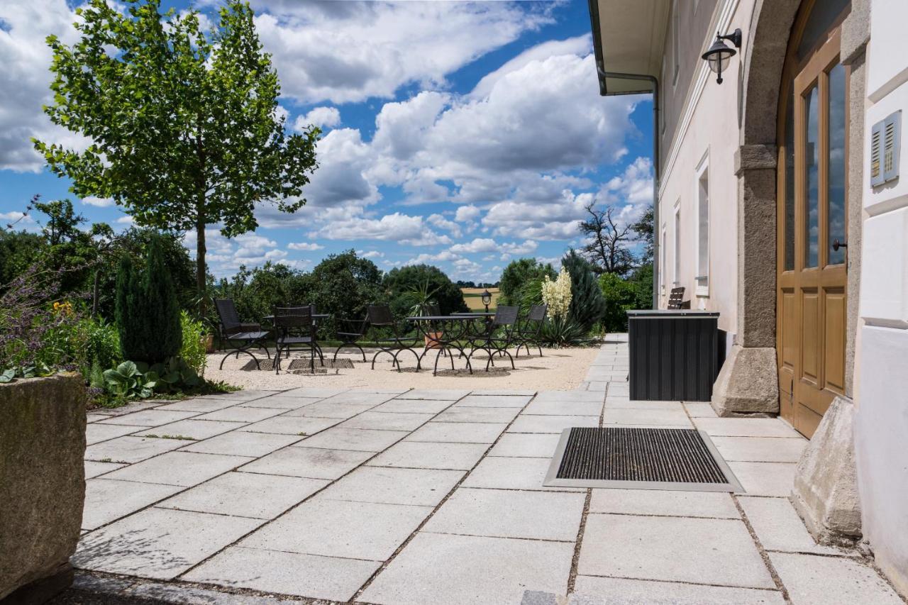 Villa Waldbothgut à Linz Extérieur photo